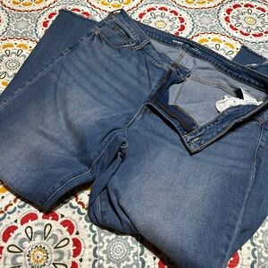 Old Navy Bootcut Size 18